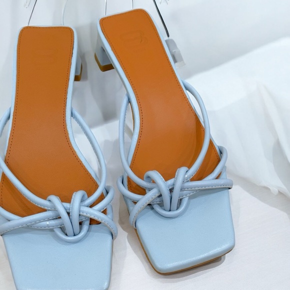 8 By Yoox Sky Blue Low Block Heels - Picture 3 of 7